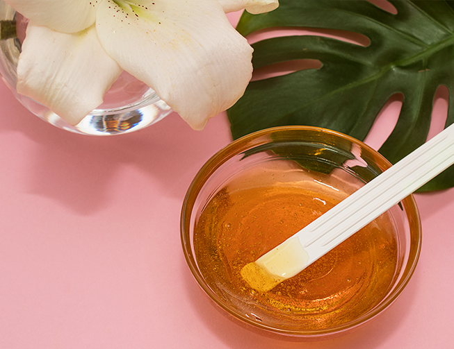 Cera de mel: benefícios do uso na depilação
